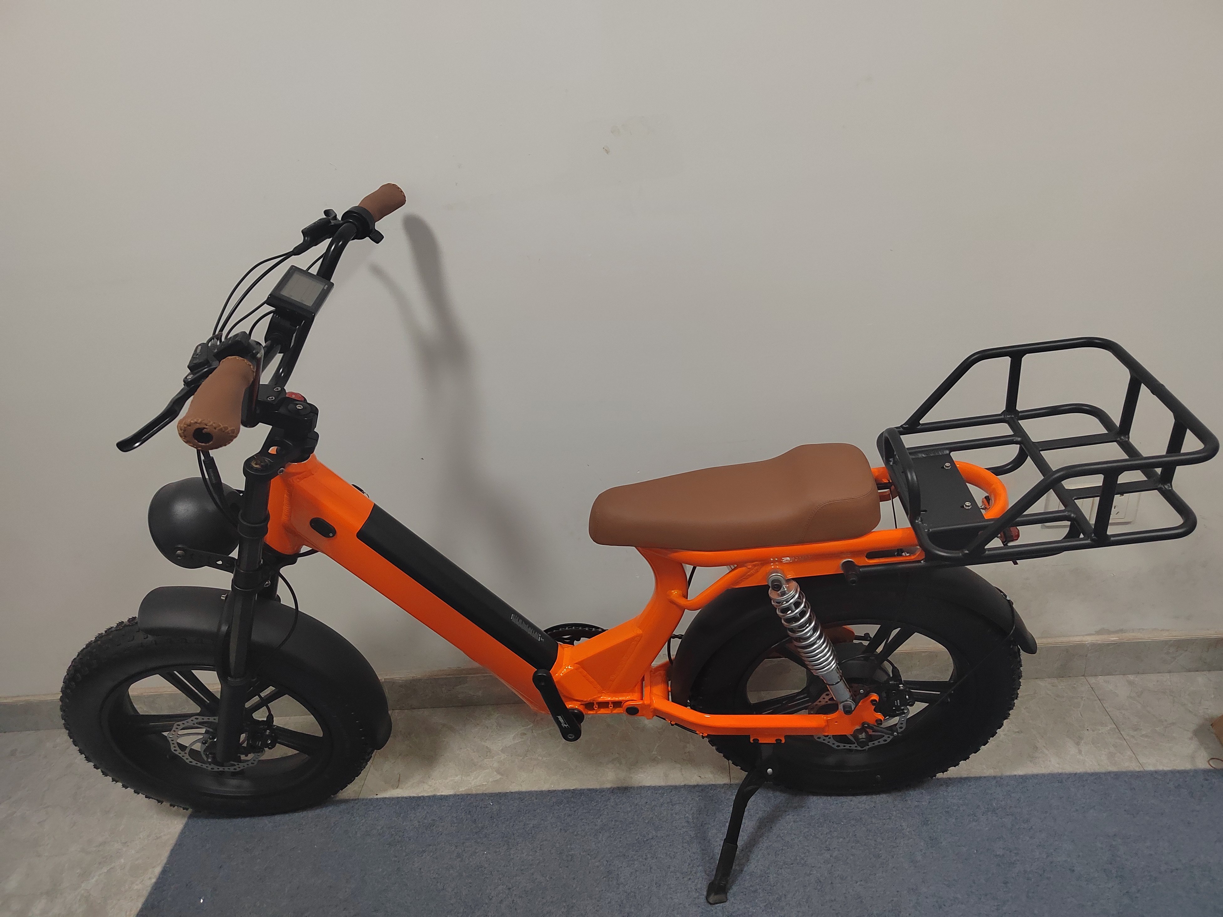 Long Range with Rack Rear Motor Electric Commuter Bike